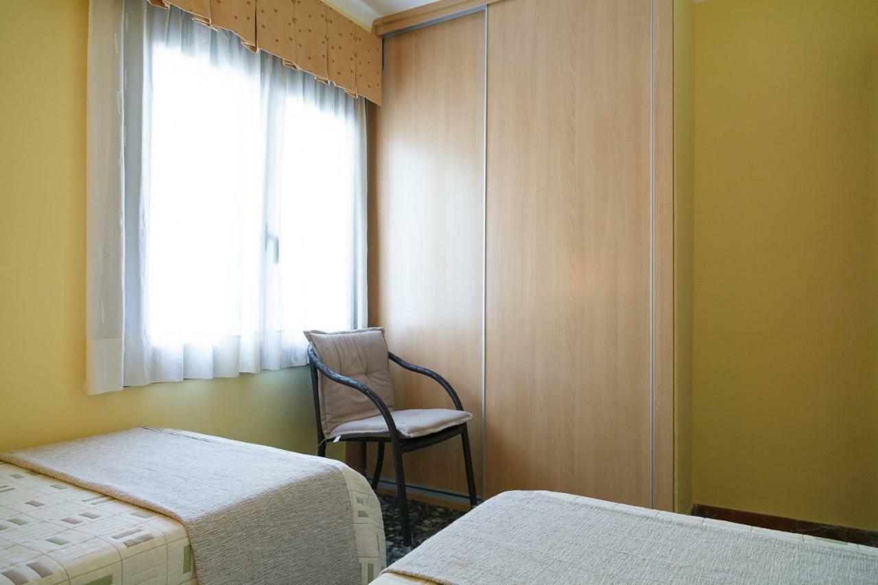 Uhc Acantilados Family Apartments Салоу Экстерьер фото