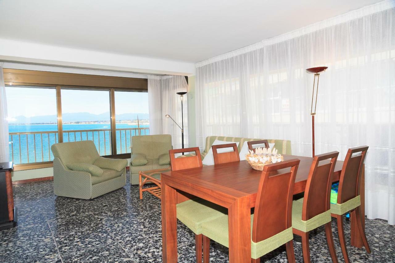Uhc Acantilados Family Apartments Салоу Экстерьер фото